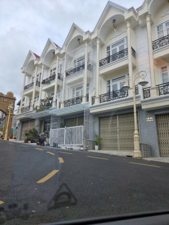 CẦN BÁN GÂP NHÀ KHU NGHỈ DƯỠNG GOLDEN Hills Phường 4 Đà Lạt