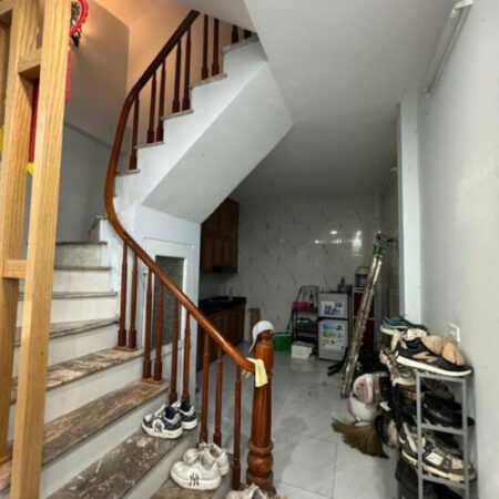 cần bán nhà khu vực lĩnh nam hoàng mai