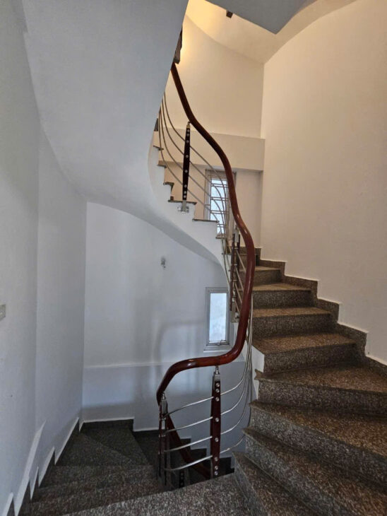 Bán nhà Việt Hưng -Dân xây –73m- 5 tầng – nở hậu- sát phố -9,7 tỷ ( Thương Lượng)