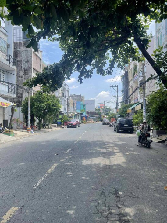 ???? BÁN NHÀ CUỐI ĐƯỜNG TÊN LỬA, 35M², 3 TẦNG, NHỈNH 3 TỶ – HẺM THÔNG THOÁNG, NHÀ CÓ HẦM XE