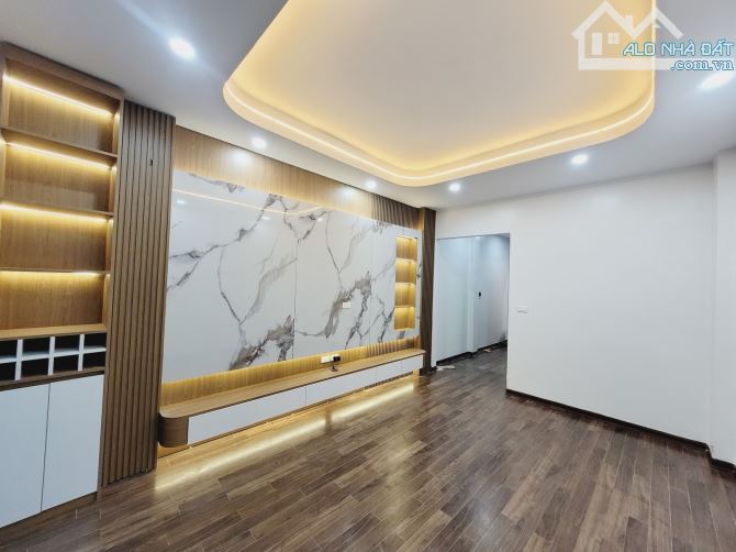 Bán nhà phố Cầu Giấy – 46m² x 5 tầng – Ô tô – Kinh doanh – Giá 16.8 tỷ