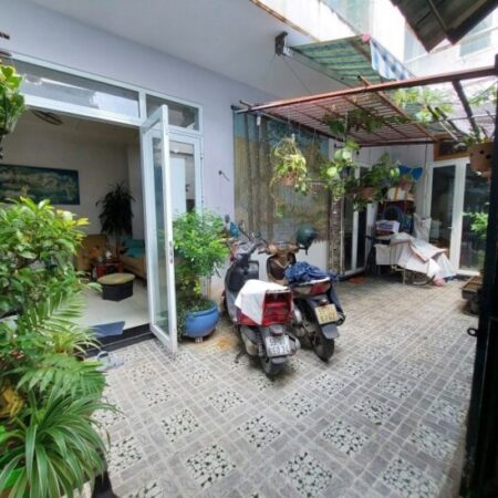 Bán nhà 2 tầng, DT 120m², 4PN, 4WC, Q.2, 6.8 tỷ, sổ hồng