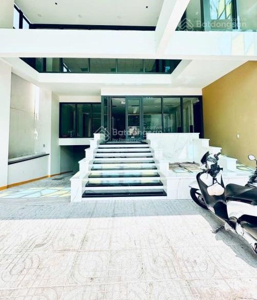 Bán tòa nhà hầm 7 tầng MT Nguyễn Thông, Q3 – 12x28m, HĐT 280tr/tháng – khu VIP – giá 100 tỷ