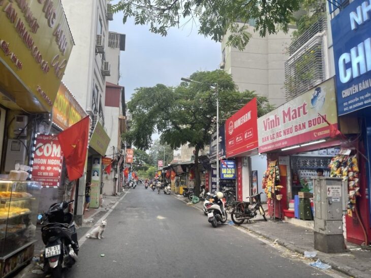 BÁN NHÀ PHỐ DƯƠNG QUẢNG HÀM, CẦU GIẤY: 100M2, 4 TẦNG, 4 NGỦ, SỔ ĐỎ CHÍNH CHỦ, GIÁ CHỈ 42 TỶ – GỌI