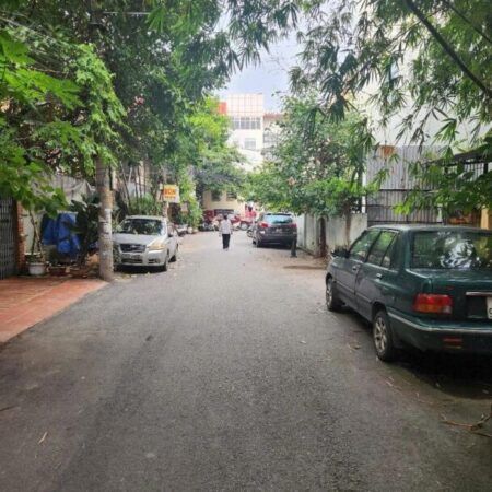 20 tỷ-phân lô ô tô vào nhà-rẻ nhất Quận Cầu Giấy