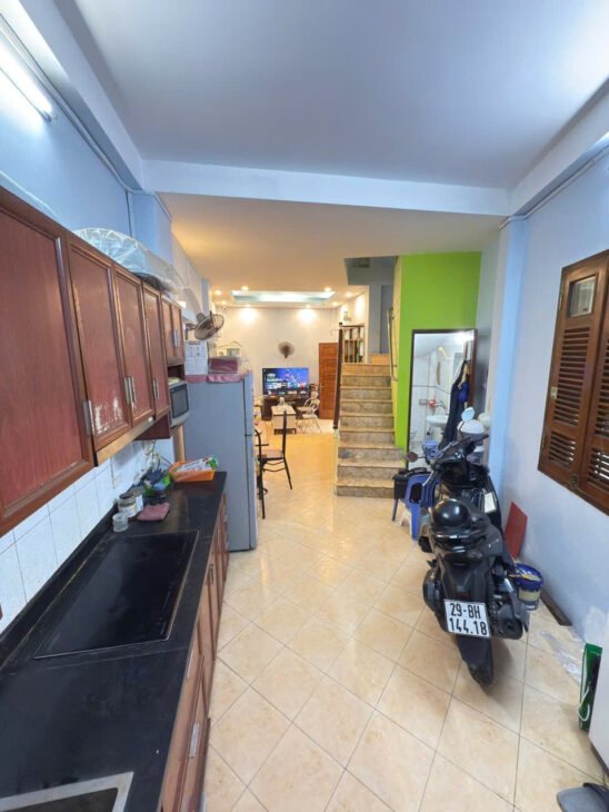 Cần bán nhà 40m x 3 tầng giá 8ty150 cực ngon giá tốt ngõ 296 Minh Khai, HBT