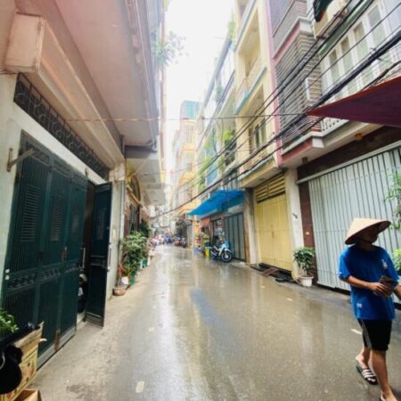 Bán nhà Lô Góc, Ôtô tránh Đường Cầu Giấy 38/42m, 5Tầng, MT 4.6m 18 Tỷ, Ngõ thông