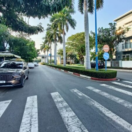 Dòng tiền 18 Triệu Tháng Nhà Phố KDC Mega Village Khang Điền – 3 Tầng Full Nội Thất. Giá Chỉ 10 Tỷ