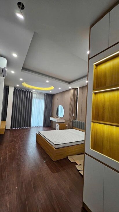 Chỉ 5.6 Tỷ – Nhà 5 Tầng Đẹp Gần ĐH Công Nghiệp – DT 35m², Ngõ 5m Ô Tô Tránh!