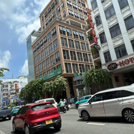 Bán CHDV 7 lầu mặt tiền Bạch Đằng ngang 6m DTS 434m2 14PN TN 100tr ngay sân bay 37.8 tỷ Bán CHDV 7 lầu mặt tiền Bạch Đằng ngang 6m DTS 434m2 14PN TN 100tr ngay sân bay 37.8 tỷ