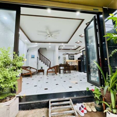 Siêu Phẩm Tân Mai – Nhà Lô Góc, Ô Tô Đỗ Cửa, Sân Vườn Xanh Mát, Giá Hợp Lý