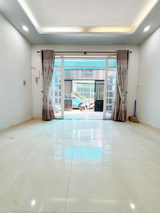BÁN NHÀ HẺM XE HƠI NGỦ TRONG NHÀ LÊ VĂN THỌ – 3 LẦU – HẺM 6M – GẦN CÔNG VIÊN LÀNG HOA, GÒ VẤP