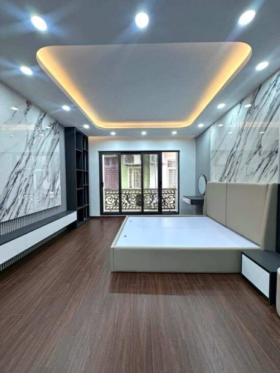 Siêu Phẩm Hai Bà Trưng, 50m 5 Tầng Mới Tinh, Ô Tô Đỗ Cổng, Thang Máy Nhập Khẩu Giá Đẹp