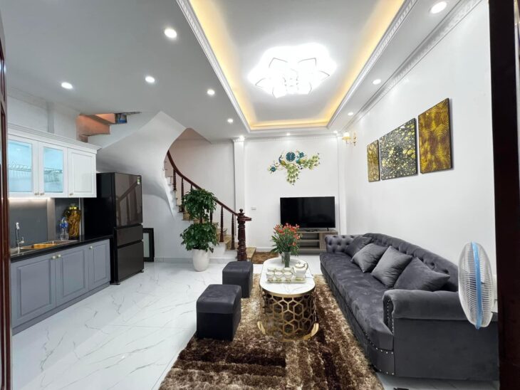 Bán căn nhà cuối cùng tại Bồ Đề, 38 m x4 tầng, 2 mặt thoáng, Giá 5.35 tỷ chủ thiện chí