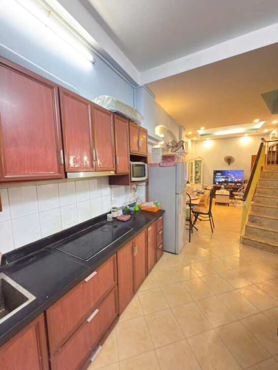 Cần bán nhà 40m x 3 tầng giá 8ty150 cực ngon giá tốt ngõ 296 Minh Khai, HBT