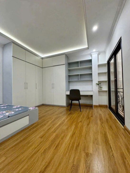 BÁN CĂN NHÀ 33M2, 5 TẦNG Ô TÔ ĐỖ CỬA NGỌC THỤY, LONG BIÊN