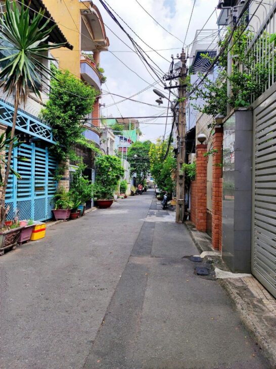 SIÊU HIẾM 12×18 – CHỈ 24 TỶ – 5 ÔTÔ NGỦ TRONG NHÀ
