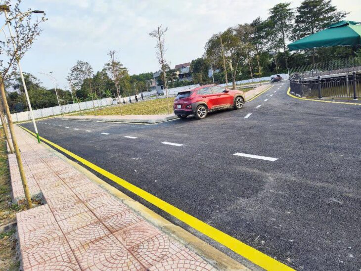 Cần bán đất nền Láng Hòa Lạc 100m2 giá 2.35 tỷ – vị trí trung tâm, dân cư đông, gần chợ Nguyễn