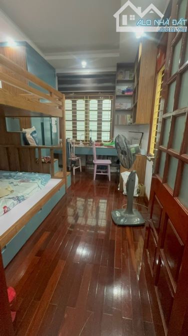 Bán nhà đẹp 3 mặt thoáng, cách mặt đường Hồ Tùng Mậu 50m, DT 80m², 3 tầng, giá chỉ 13.5 tỷ