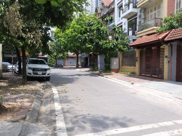 Bán nhà phân lô ô tô hàng xóm Mỹ Đình, 40m2 xây 5 tầng, kinh doanh