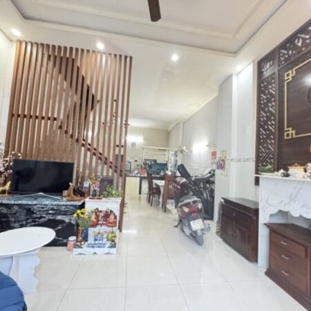 Bán nhà 77m², 2 tầng, 3PN, Q.9, 4.7 tỷ, sổ hồng Bán nhà 77m², 2 tầng, 3PN, Q.9, 4.7 tỷ, sổ hồng