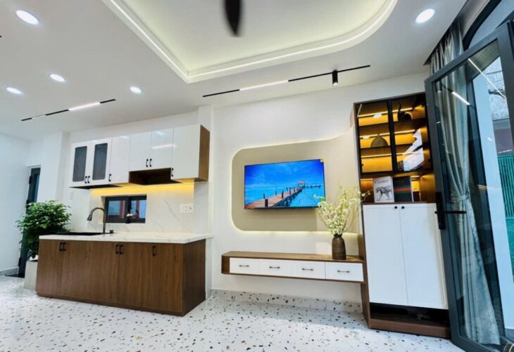 Nhà góc 2 mặt hẻm gần Hàng Xanh, Bình Thạnh, sổ 35m2, 2 tầng đúc, 3PN, chỉ hơn 4 tỷ thương lượng