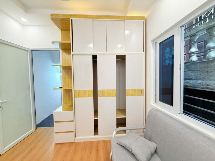 Bán nhà 4 tầng Lô Góc cực đẹp rẻ nhất thị trường Tôn Đức Thắng, Đống Đa