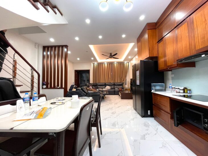 🔥 SIÊU HIẾM GIÁ RẺ – NHÀ VÕ CHÍ CÔNG – 7 TẦNG – GẦN HOÀNG QUỐC VIỆT – 20m RA PHỐ, 10M RA Ô TÔ 🔥