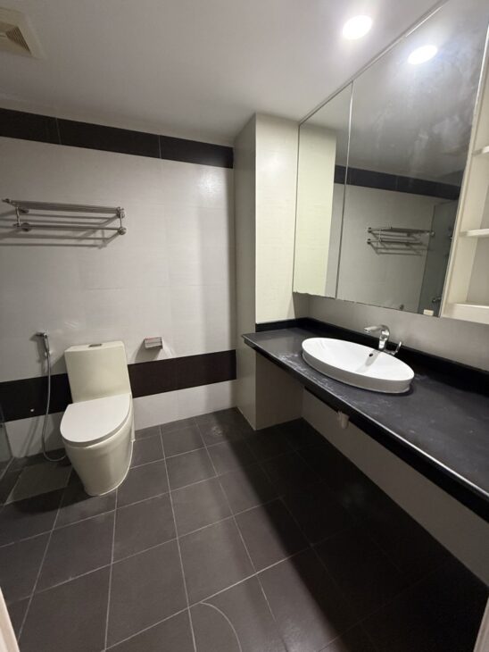 Bán nhà Láng Hạ, Ba Đình, ngõ thông ô tô tránh, 65m2, 5 tầng, chỉ 24 tỷ