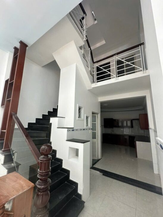 ???? BÁN NHÀ CUỐI ĐƯỜNG TÊN LỬA, 35M², 3 TẦNG, NHỈNH 3 TỶ – HẺM THÔNG THOÁNG, NHÀ CÓ HẦM XE