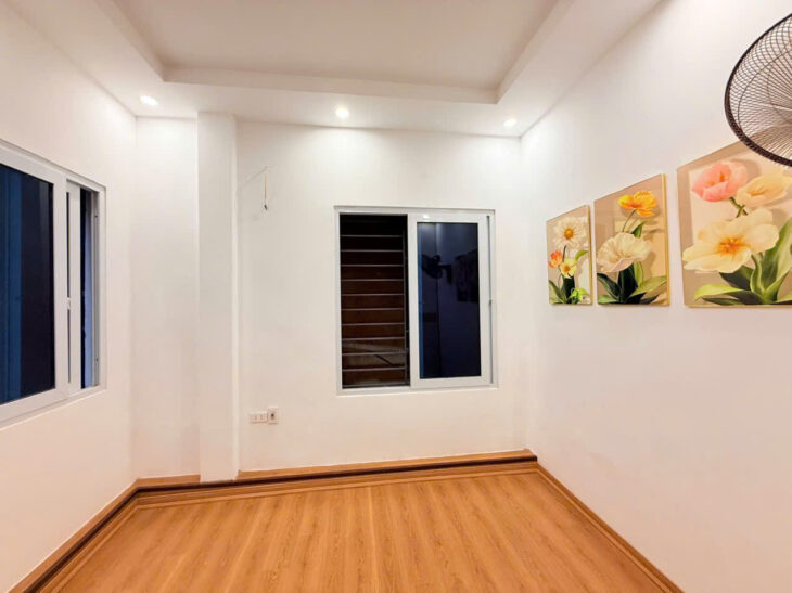 Bán nhà 4 tầng Lô Góc cực đẹp rẻ nhất thị trường Tôn Đức Thắng, Đống Đa