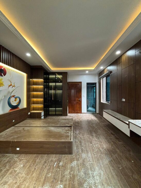 TRUNG TÂM BA ĐÌNH – LÔ GÓC – 7 TẦNG THANG MÁY – SỔ HOA HẬU.