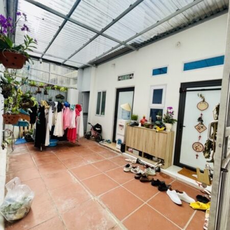 Bán nhà Đội Cấn, Ba Đình, ngõ thông, 61m2, Mt 5.7m, chỉ 10.35 tỷ