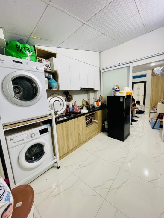 Bán nhà Đội Cấn, Ba Đình, ngõ thông, 61m2, Mt 5.7m, chỉ 10.35 tỷ