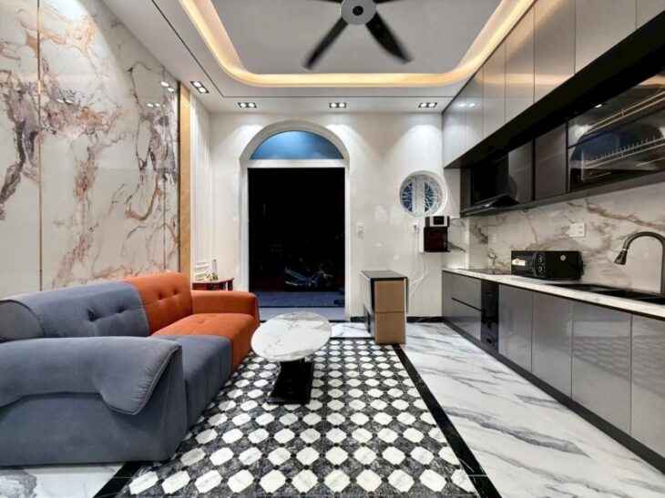 Cần bán nhà mặt tiền Lý Thường Kiệt, Hải Châu, 107m2, 3 tầng, giá hơn 14 tỷ.