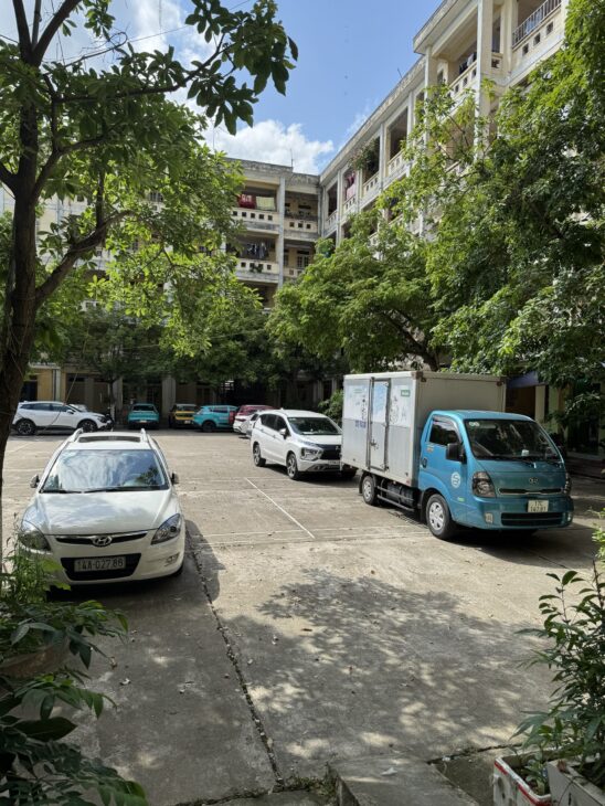 Chính chủ bán nhà tập thể 42m tầng 1 đường Trần Bình Trọng,cạnh bến xe TP 0917799880