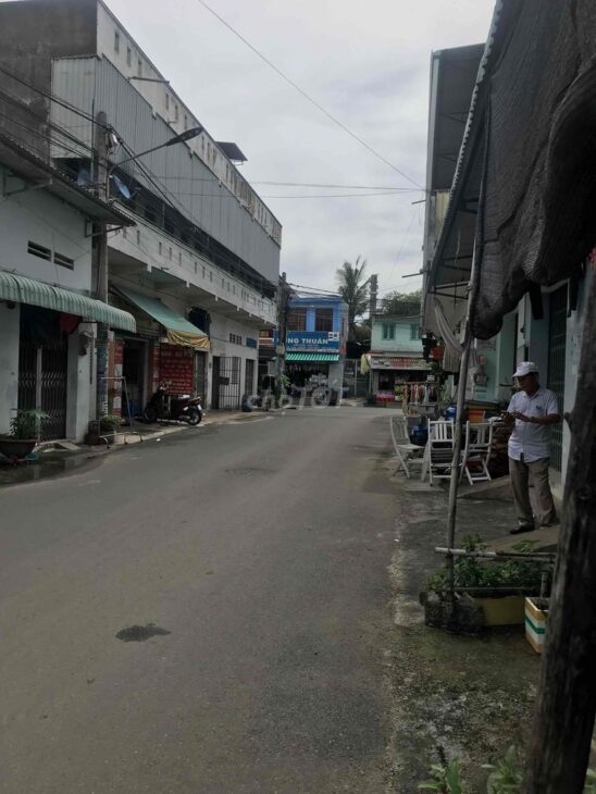 CẦN TIỀN BÁN GẤP DÃY TRỌ 2 MẶT TIỀN 6 KI-ỐT ĐANG CHO THUÊ ỔN ĐỊNH