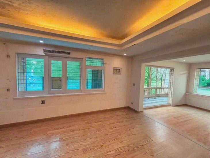 bán nhà mặt hồ Ngọc Lâm, 64m, mặt tiền 5.2m, ôtô đỗ cửa, gần đường Hồng Tiến kéo dài
