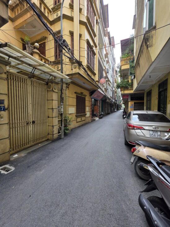 SIÊU HIẾM- Ôtô tránh Đường Xuân Thủy, 2 mặt thoáng 50/64m, 4 Tầng, MT 8m 19 Tỷ