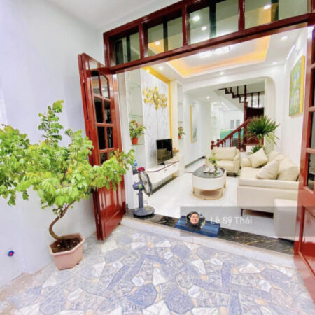 Bán nhà Kim Giang, DT 52m2x 4 tầng, ở luôn, giá 7.28 tỷ, ngõ cự rộng, gần đường oto, SĐCC