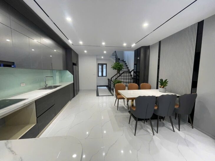 Bán nhà lô góc 6 tầng đẹp như mơ tại trung tâm Ngọc thụy Long Biên