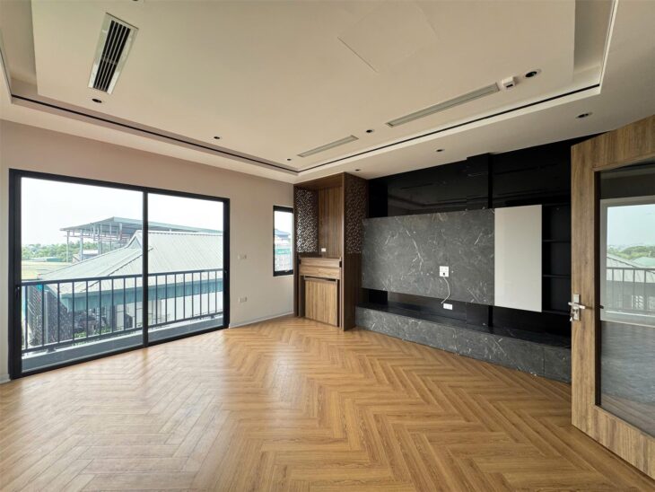 BÁN NHÀ 7 TẦNG THANG MÁY – LÔ GÓC, BÁT KHỐI, LONG BIÊN