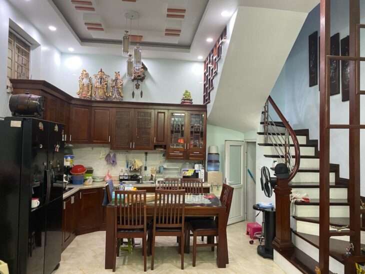 Bán nhà Lô Góc, Ôtô tránh Đường Cầu Giấy 38/42m, 5Tầng, MT 4.6m 18 Tỷ, Ngõ thông