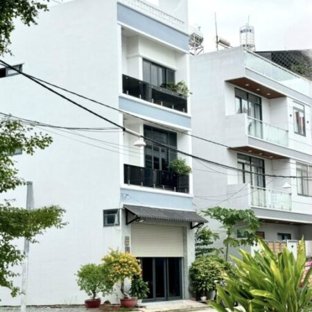 Bán nhà 50m² KDC Đào Tông Nguyên, giá 6.15 tỷ, giáp Quận 7, sổ hồng riêng