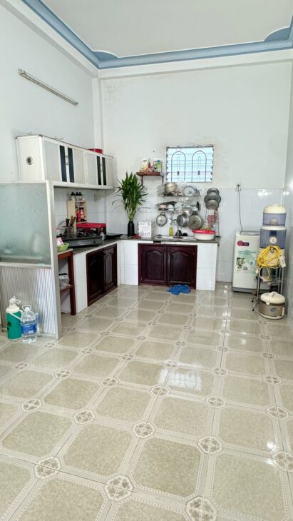BÁN NHÀ 2 TẦNG ĐƯƠNG 2 Ô TÔ GẦN NHÀ THỜ BA LÀNG GẦN BIỂN VĨNH HOÀ