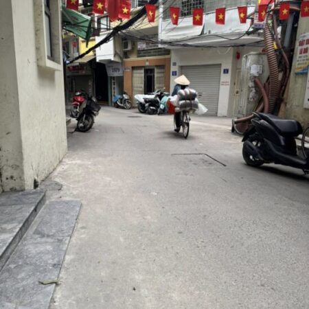 BÁN NHÀ SIÊU ĐẸP – TÔN ĐỨC THẮNG, ĐỐNG ĐA – TRUNG TÂM – GIÁ CHỈ 7,89 TỶ!