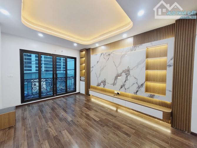 Bán nhà phố Cầu Giấy – 46m² x 5 tầng – Ô tô – Kinh doanh – Giá 16.8 tỷ