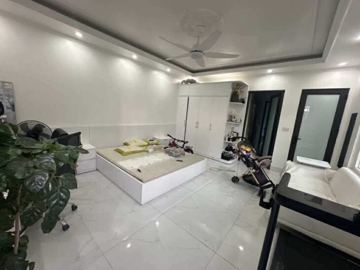 Bán nhà phân lô Vũ Hữu, 55m2, 5 tầng, ô tô vào nhà, 2 mặt thoáng, ở ngay