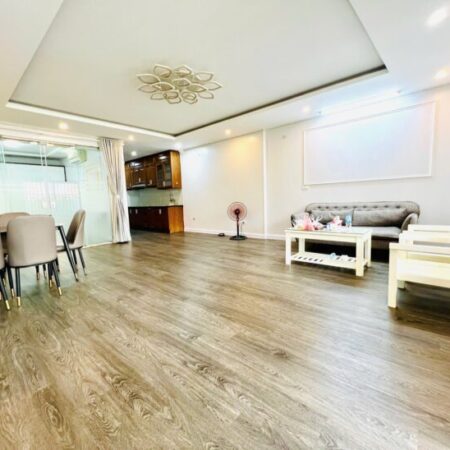 💥💥Tầng 1 TT Hoàng Ngọc Phách, DTSD~80m, Nội thất đẹp, Vài bước ra phố, nhỉnh 5 tỷ