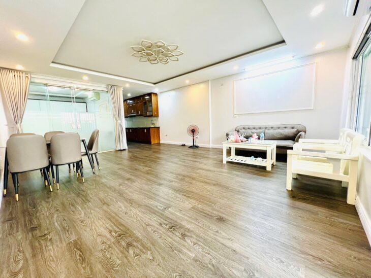 💥💥Tầng 1 TT Hoàng Ngọc Phách, DTSD~80m, Nội thất đẹp, Vài bước ra phố, nhỉnh 5 tỷ